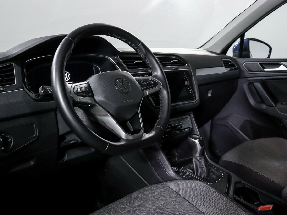 Volkswagen Tiguan II Рестайлинг, 2021 Фото №11