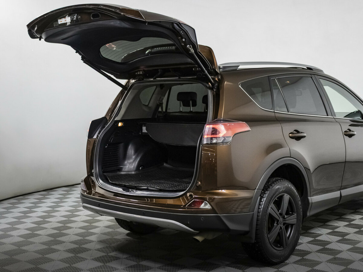 Toyota RAV4 IV (XA40) Рестайлинг, 2017 Фото №16