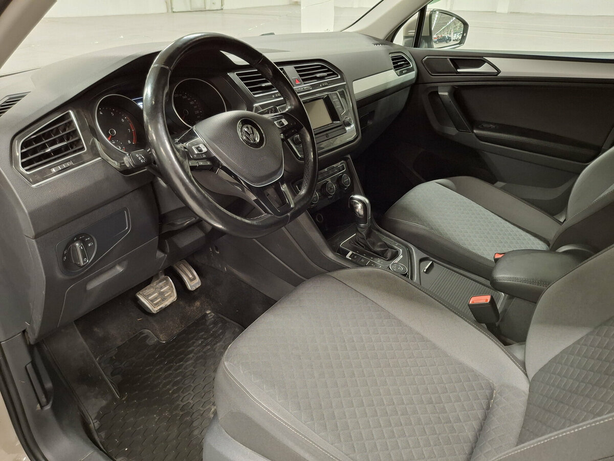 Volkswagen Tiguan II, 2017 Фото №16
