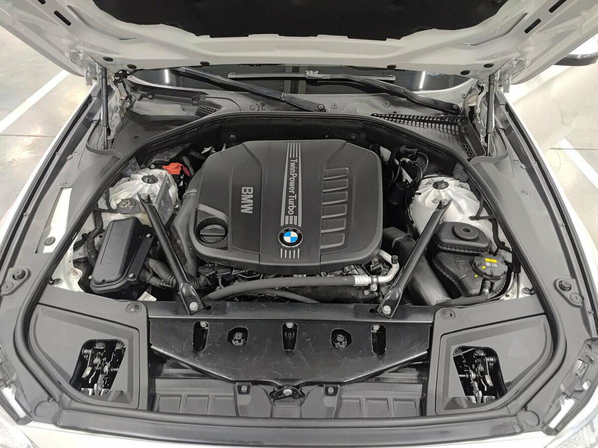 BMW 5 серии 530d xDrive VI (F10/F11/F07) Рестайлинг, 2016 Фото №9