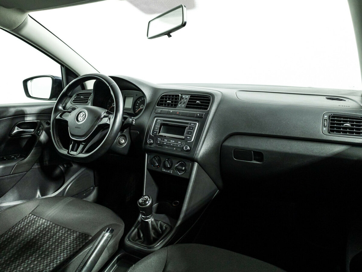 Volkswagen Polo V Рестайлинг, 2015 Фото №9