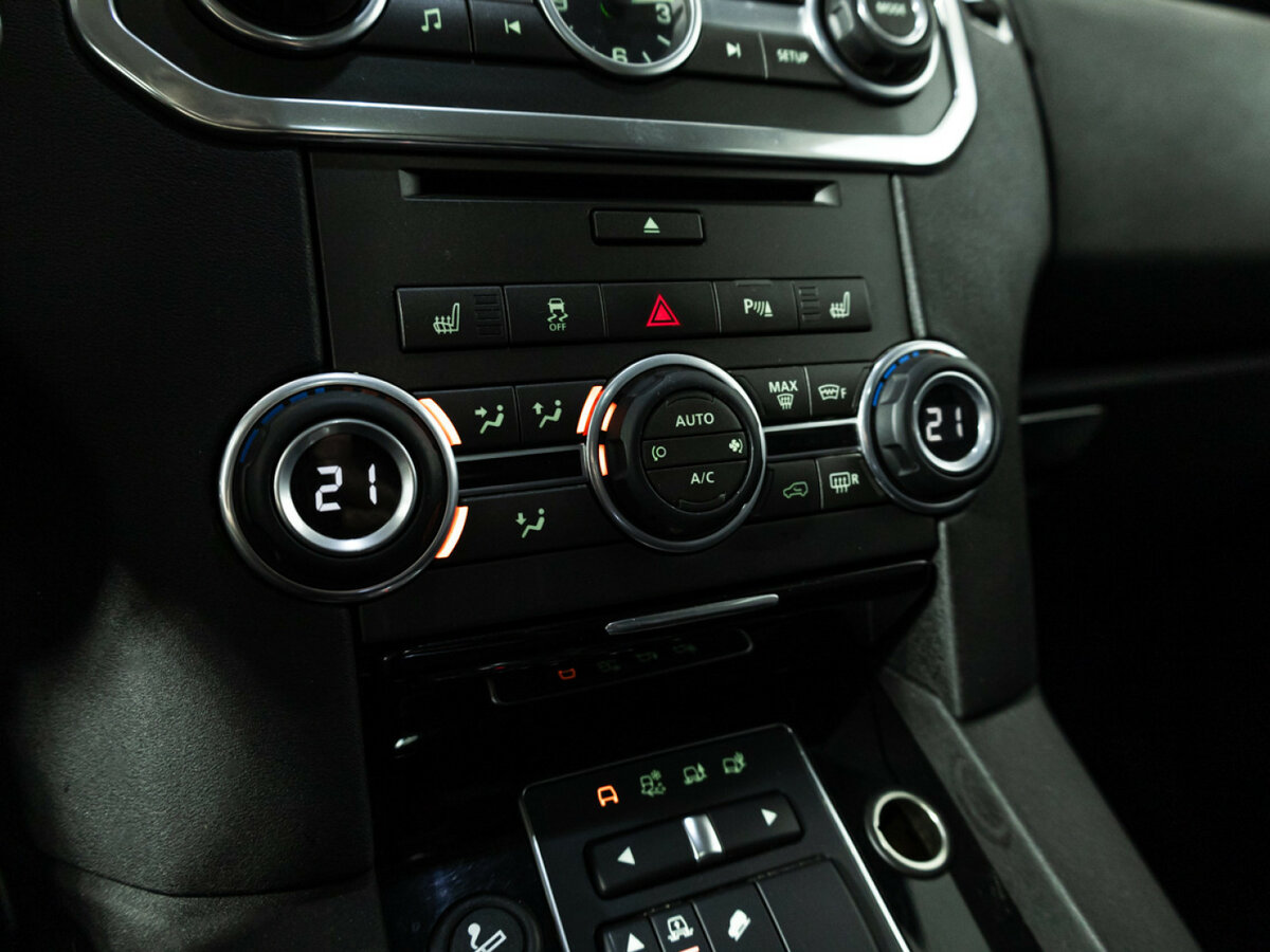 Land Rover Discovery IV Рестайлинг, 2015 Фото №14