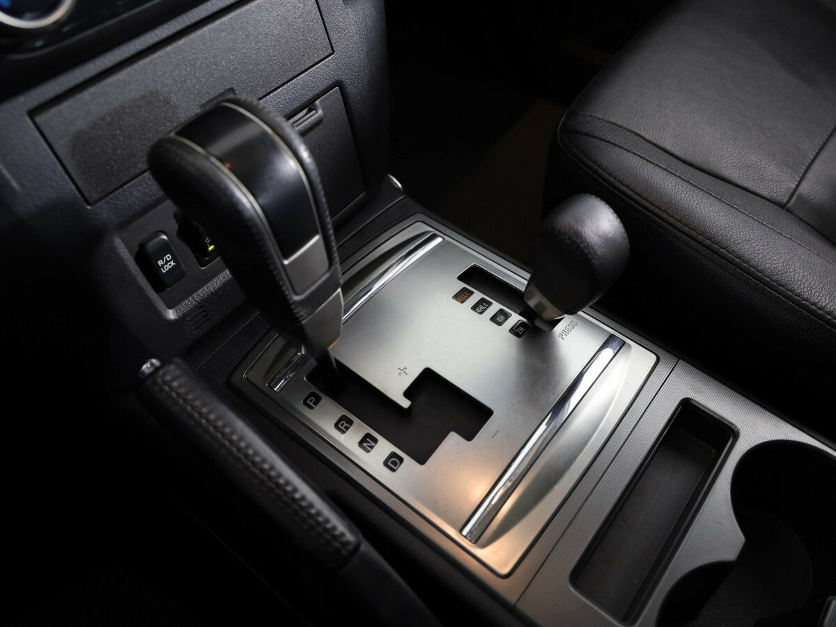 Mitsubishi Pajero IV Рестайлинг 1, 2013 Фото №14