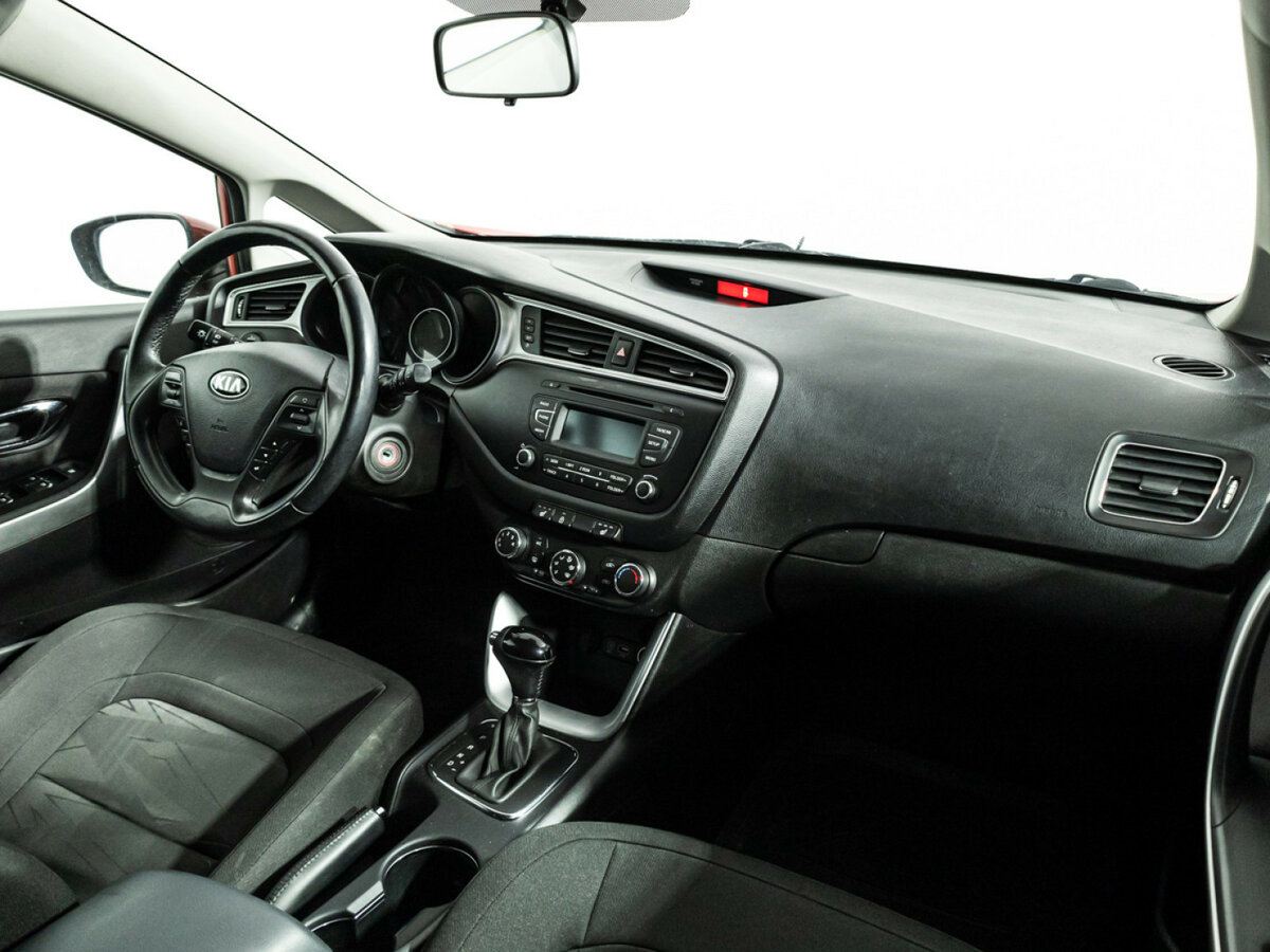 Kia Ceed II Рестайлинг, 2016 Фото №9